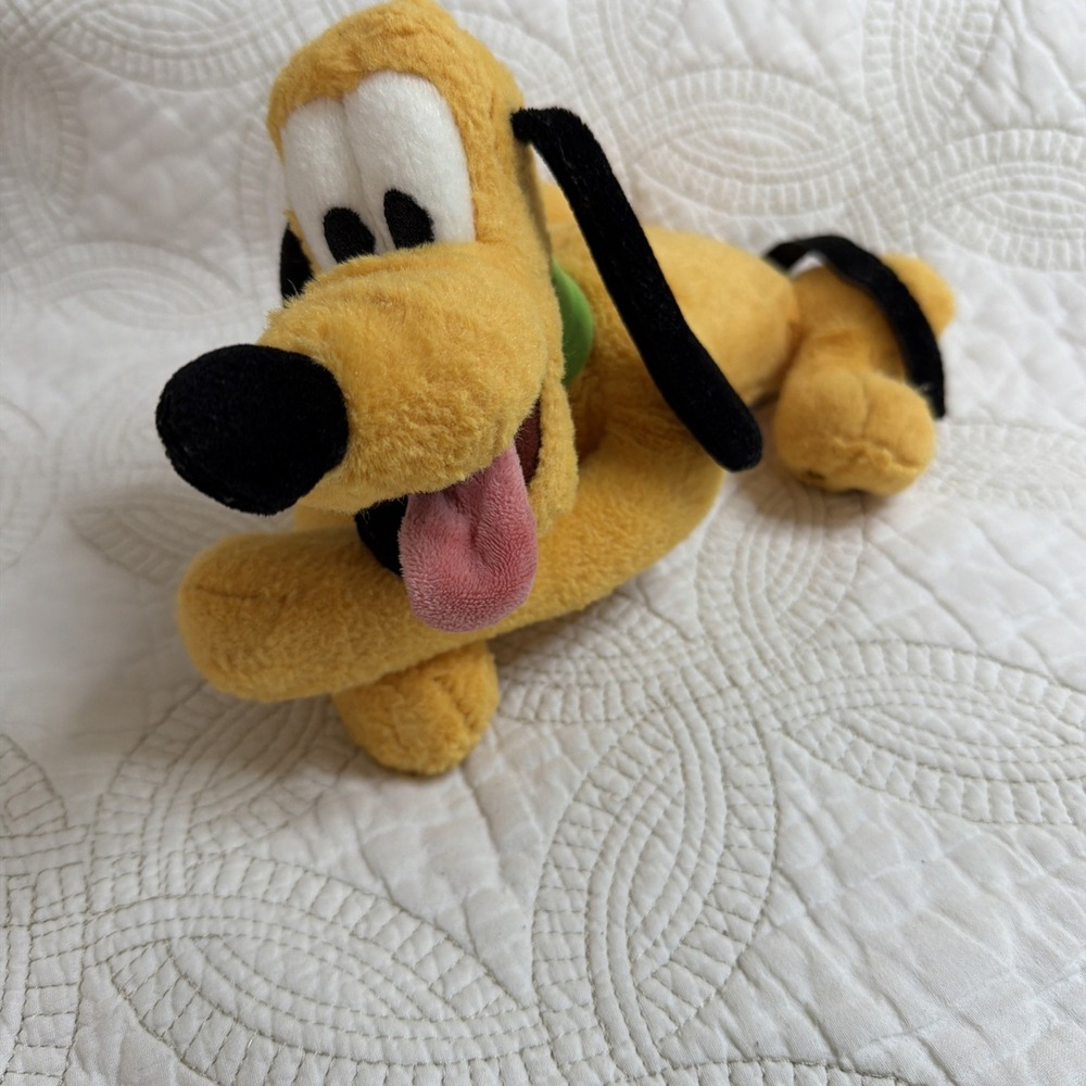 VNTG Y2K Disney Park Exclusive Plush Laying Pluto Dog Green Collar 19" EUC
